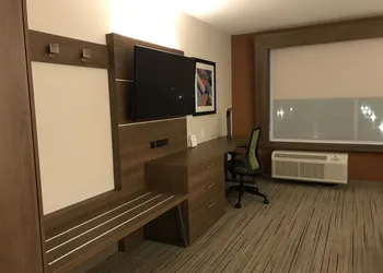 Holiday Inn Express & Suites Phoenix - Airport North by IHG hotel thumbnail 6