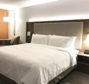 Holiday Inn Express & Suites Phoenix - Airport North by IHG hotel detail image 7