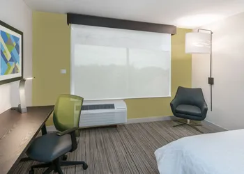 Holiday Inn Express & Suites Sugar Land SE - Missouri City by IHG hotel thumbnail 4