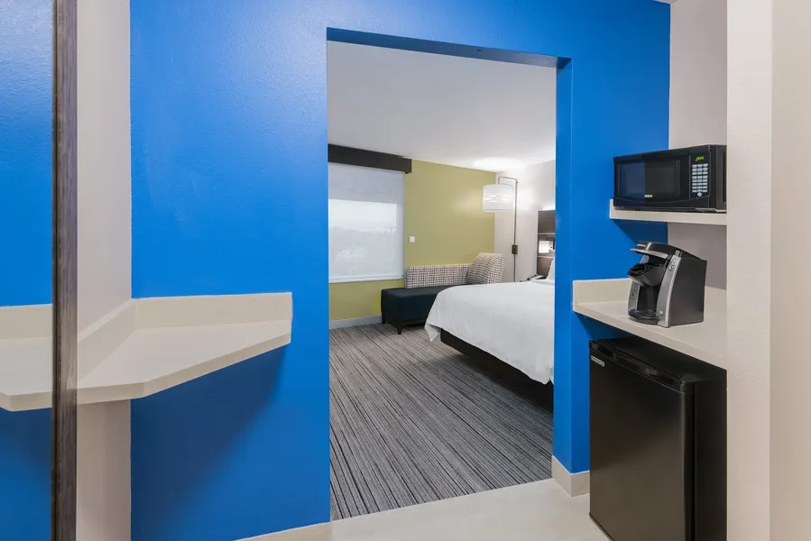 Holiday Inn Express & Suites Sugar Land SE - Missouri City by IHG hotel detail image 6