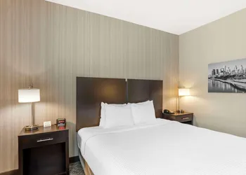 Best Western Plus Philadelphia-Pennsauken Hotel hotel thumbnail 8