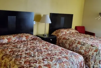 Red Carpet Inn hotel thumbnail 7