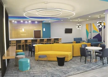 La Quinta Inn & Suites by Wyndham Richmond-Sugarland hotel thumbnail 2