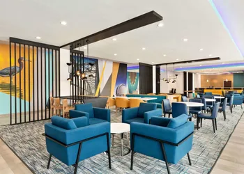 La Quinta Inn & Suites by Wyndham Richmond-Sugarland hotel thumbnail 4