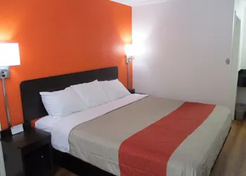 Motel 6 Bay Minette, AL hotel thumbnail 4