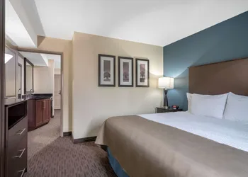 AmericInn by Wyndham Windom hotel thumbnail 5