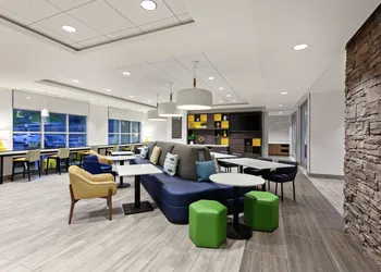 Home2 Suites by Hilton Temecula hotel thumbnail 3