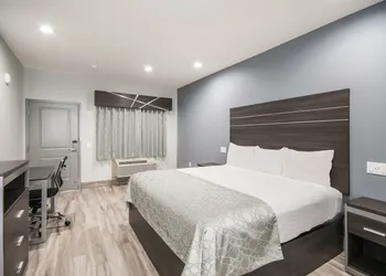 Americas Best Value Inn & Suites NE Houston Downtown I-610 hotel thumbnail 5