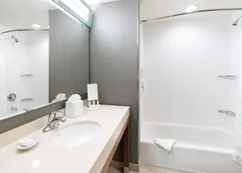 Courtyard by Marriott Bowie hotel thumbnail 7