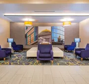 La Quinta Inn & Suites by Wyndham Buffalo Amherst hotel detail image 3