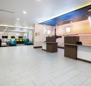La Quinta Inn & Suites by Wyndham Buffalo Amherst hotel detail image 4