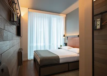 Moxy NYC Downtown hotel thumbnail 5