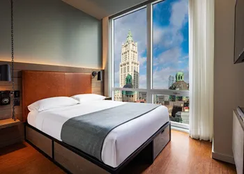Moxy NYC Downtown hotel thumbnail 6