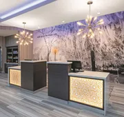 La Quinta Inn & Suites by Wyndham Opelika Auburn hotel detail image 3