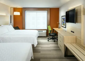 Holiday Inn Express & Suites Medford by IHG hotel thumbnail 3