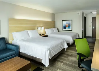 Holiday Inn Express & Suites Medford by IHG hotel thumbnail 5