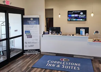 Cobblestone Inn & Suites – Manchester hotel thumbnail 2
