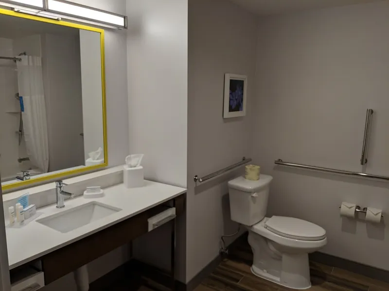 Hampton Inn & Suites Rocky Hill - Hartford South hotel detail image 6