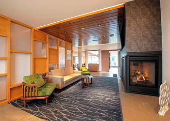 Fairfield Inn & Suites by Marriott Duluth Waterfront hotel thumbnail 2
