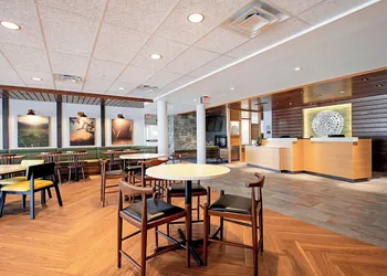 Fairfield Inn & Suites by Marriott Duluth Waterfront hotel thumbnail 3