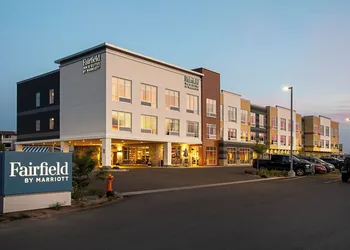 Fairfield Inn & Suites by Marriott Duluth Waterfront hotel thumbnail 7