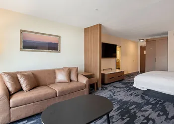 Fairfield Inn & Suites by Marriott Duluth Waterfront hotel thumbnail 8