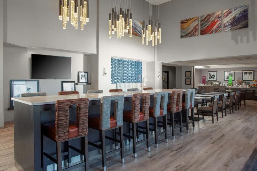 Hampton Inn & Suites Chicago-Burr Ridge hotel detail image 2