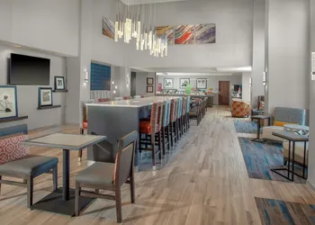 Hampton Inn & Suites Chicago-Burr Ridge hotel thumbnail 3