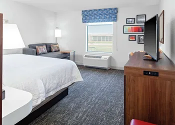 Hampton Inn & Suites Chicago-Burr Ridge hotel thumbnail 6