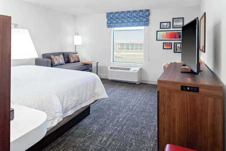 Hampton Inn & Suites Chicago-Burr Ridge hotel detail image 6