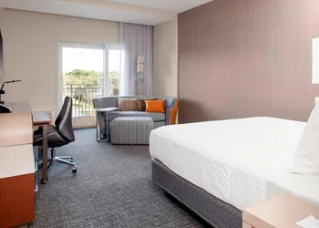 Courtyard by Marriott DeLand Historic Downtown hotel thumbnail 5