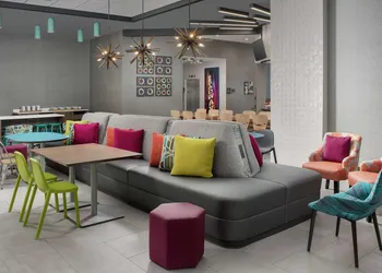 Home2 Suites by Hilton Nashville Downtown Convention Center hotel thumbnail 3