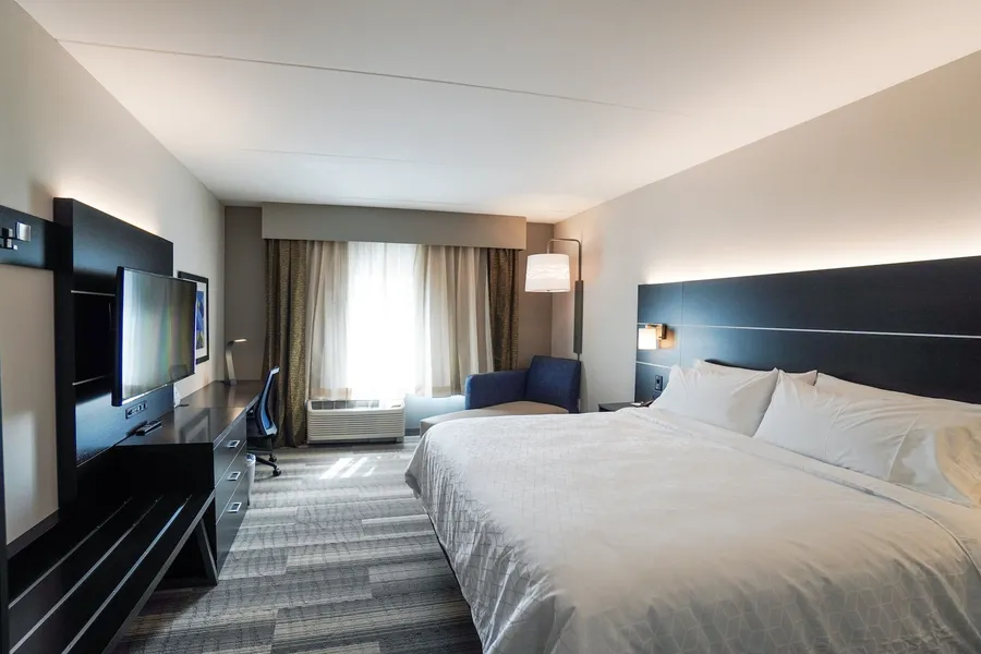 Holiday Inn Express & Suites Franklin - Berry Farms by IHG hotel detail image 6
