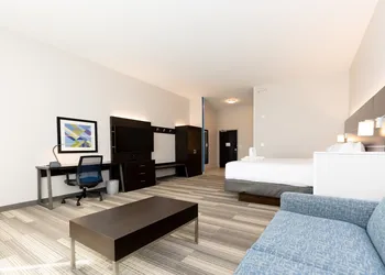 Holiday Inn Express & Suites Franklin - Berry Farms by IHG hotel thumbnail 7