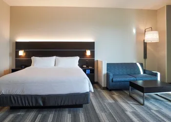 Holiday Inn Express & Suites Franklin - Berry Farms by IHG hotel thumbnail 8
