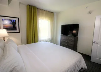 Candlewood Suites Memphis East by IHG hotel thumbnail 5