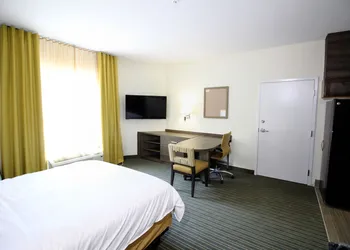 Candlewood Suites Memphis East by IHG hotel thumbnail 8