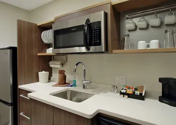 Home2 Suites by Hilton Mobile International Airport hotel thumbnail 8