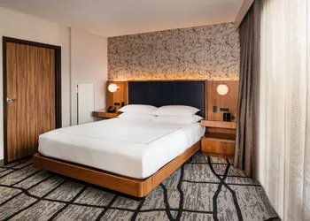 The Charter Hotel Seattle, Curio Collection by Hilton hotel thumbnail 5