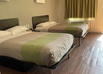 Contessa Inn hotel thumbnail 6