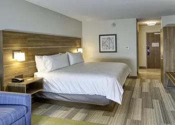 Holiday Inn Express & Suites Omaha Downtown - Old Market by IHG hotel thumbnail 7