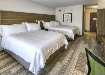 Holiday Inn Express & Suites Omaha Downtown - Old Market by IHG hotel thumbnail 8