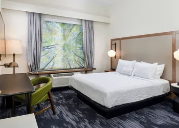 Fairfield Inn & Suites by Marriott Staunton hotel thumbnail 3