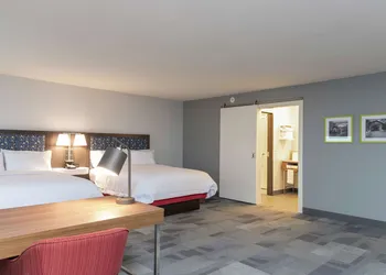 Hampton Inn & Suites Xenia Dayton hotel thumbnail 7