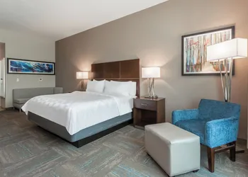 Holiday Inn Hotel & Suites Jefferson City by IHG hotel thumbnail 2