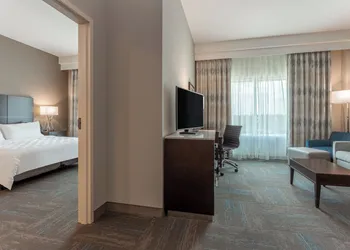 Holiday Inn Hotel & Suites Jefferson City by IHG hotel thumbnail 4
