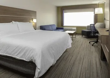 Holiday Inn Express & Suites Phoenix East - Gilbert by IHG hotel thumbnail 4