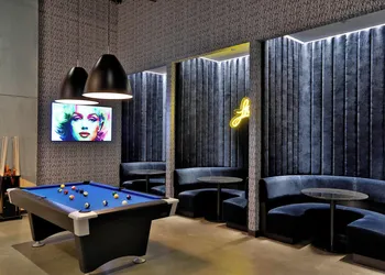 Aloft by Marriott Chicago Mag Mile hotel thumbnail 2