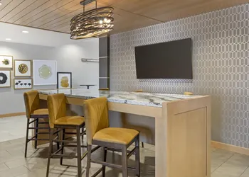 Best Western Plus LaCrescent / LaCrosse hotel thumbnail 3