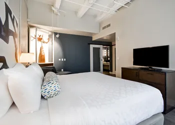 Hotel Indigo Kansas City - The Crossroads by IHG hotel thumbnail 6